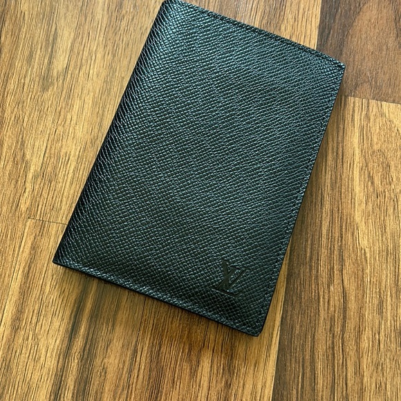 Passport cover - Picture 1 of 4